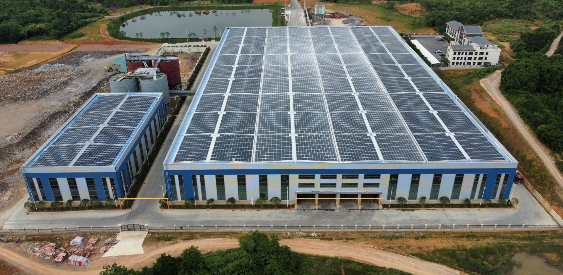 1920-2022年4月，，，，，，安徽池州汇成物资4MW光伏发电BIPV项目，，，，，，年发电约400万度，，，，，，知足约40%用电需求.jpg